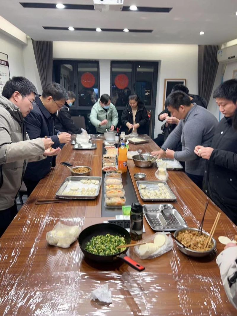通達(dá)軟件公司組織開(kāi)展“情暖冬至，餃香飄逸”冬至包餃子活動(dòng)